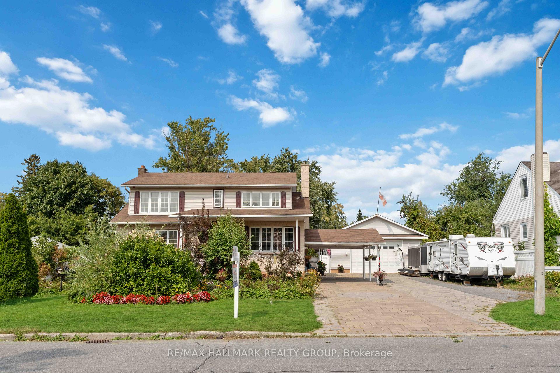 Photo 1 of 431 Blake Boulevard, Ottawa, Vanier — HOMEH