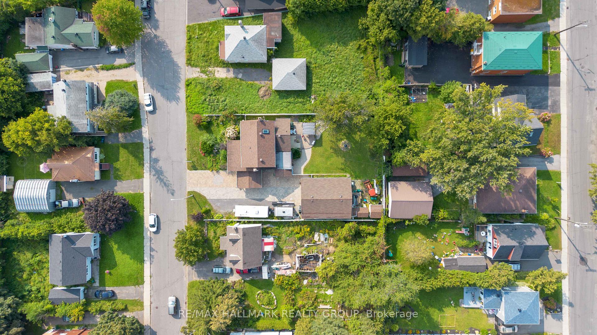 Photo 4 of 431 Blake Boulevard, Ottawa, Vanier — HOMEH
