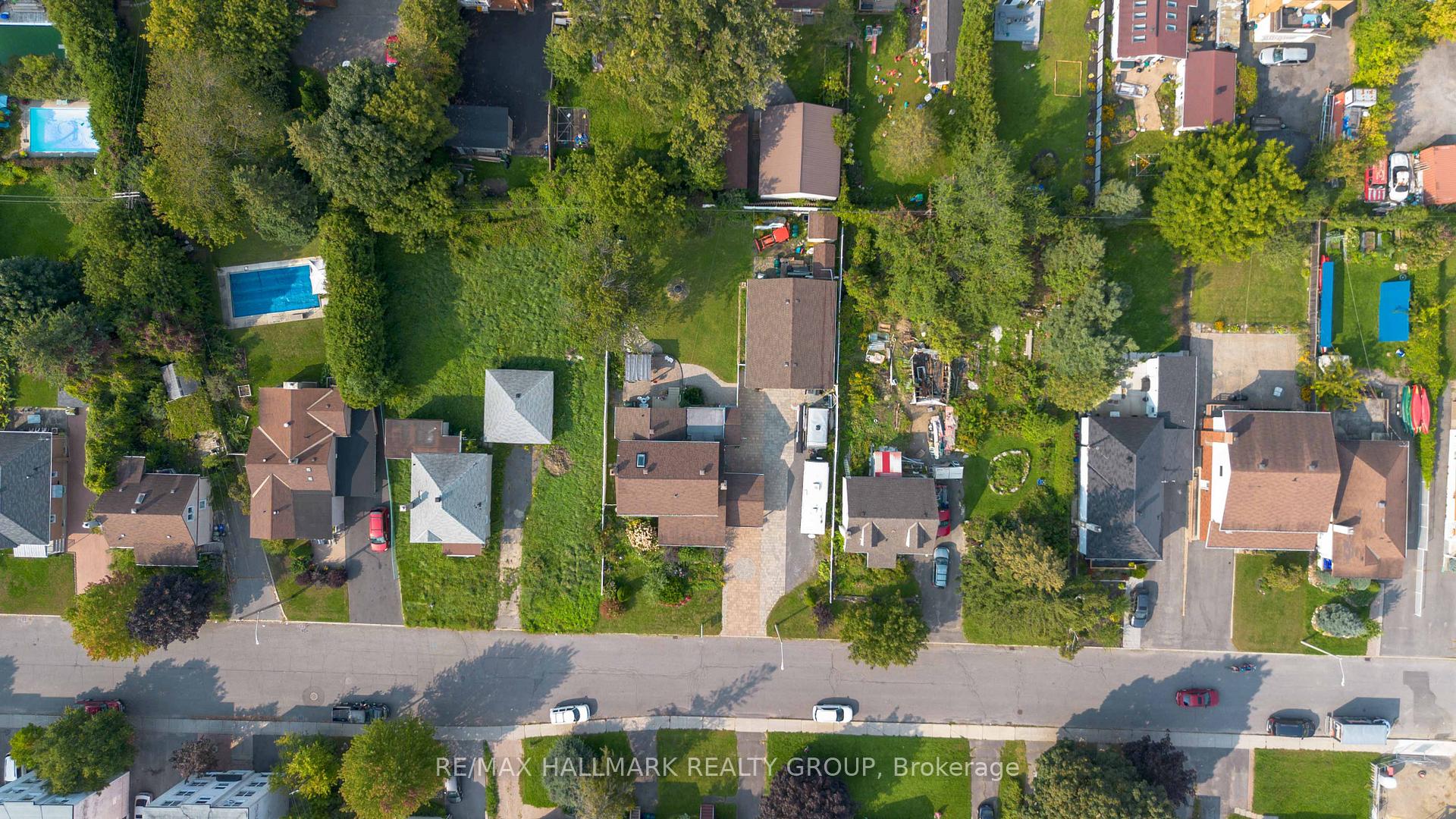 Photo 5 of 431 Blake Boulevard, Ottawa, Vanier — HOMEH