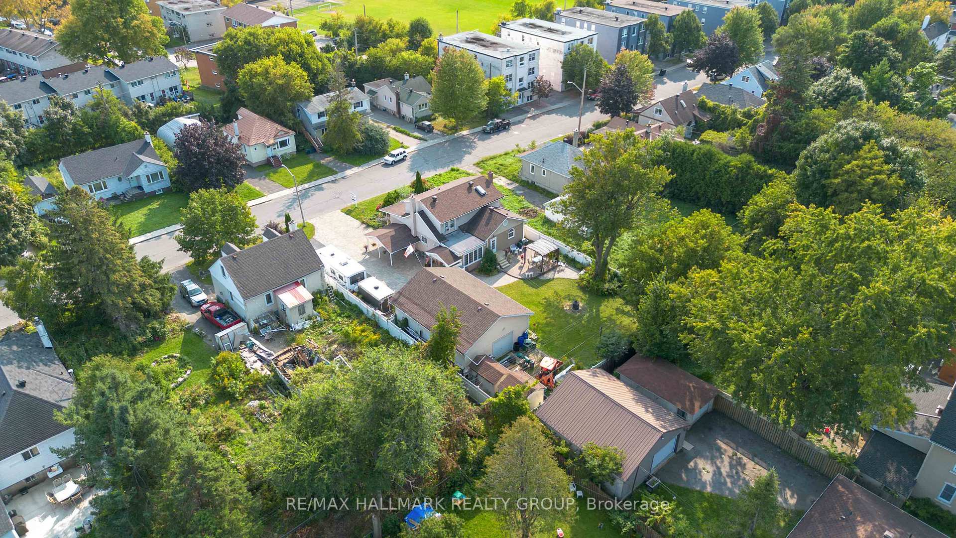 Photo 6 of 431 Blake Boulevard, Ottawa, Vanier — HOMEH