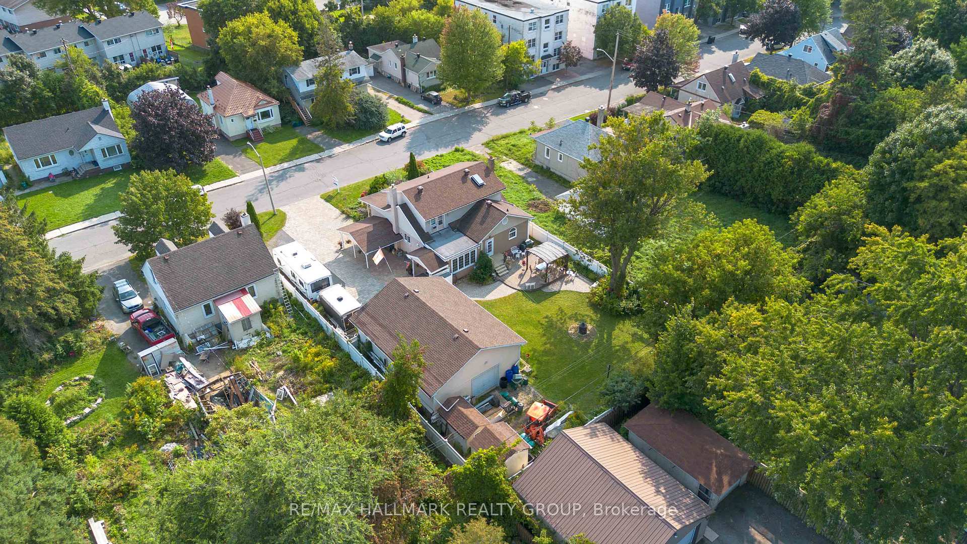 Photo 7 of 431 Blake Boulevard, Ottawa, Vanier — HOMEH
