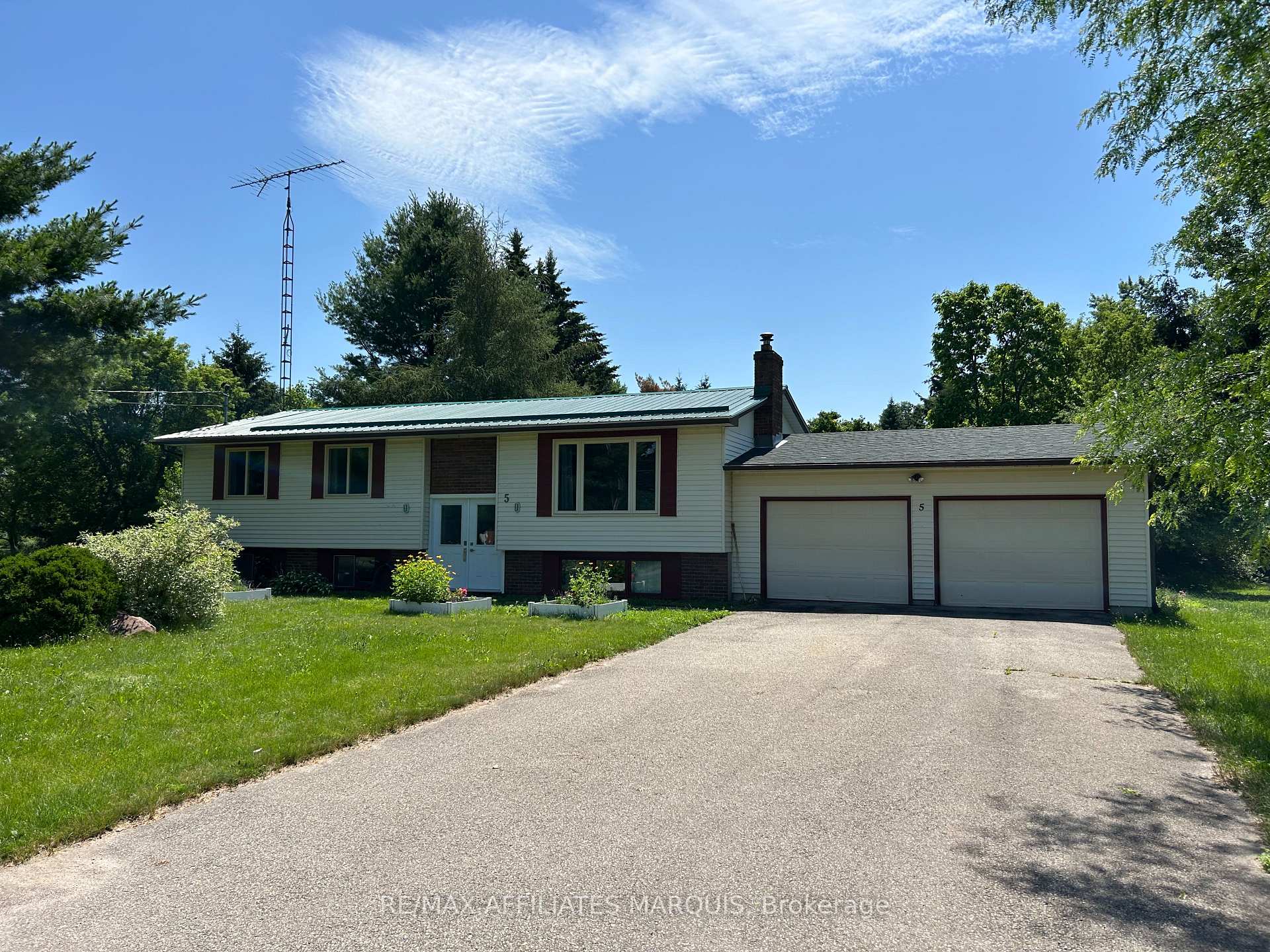 Photo 1 of 5 Polk Cres, Rideau Lakes, Rideau Lakes (Bastard) Twp — HOMEH