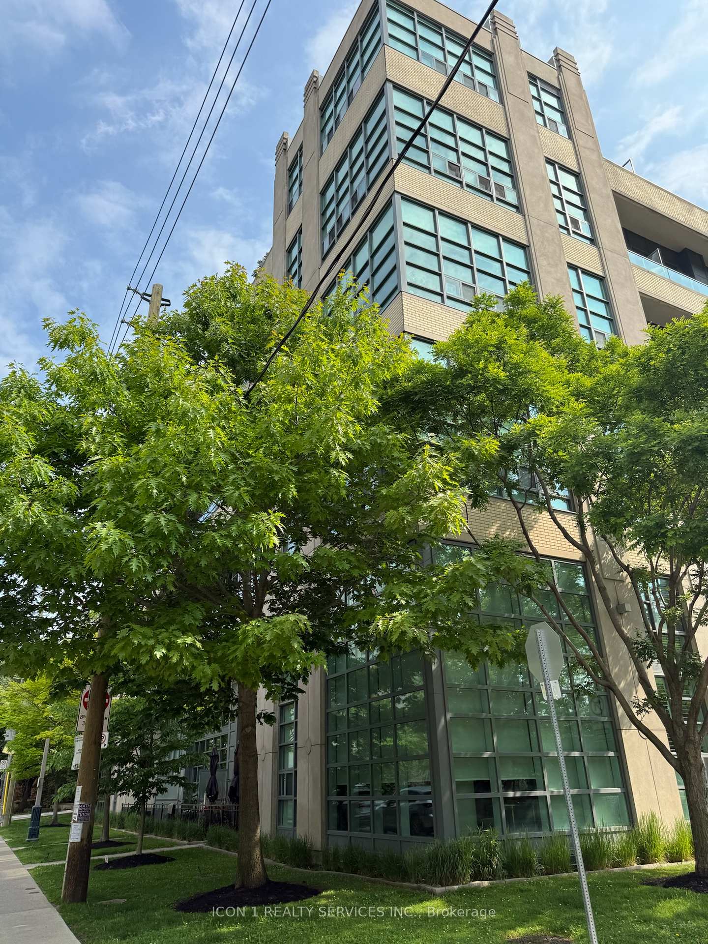 Front of Unit 313, 380 Macpherson Avenue