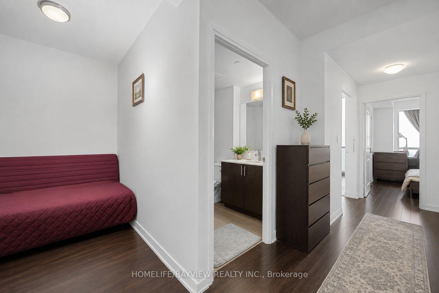 Photo 5 of Unit 1408, 7165 Yonge Street, Markham, Grandview — HOMEH