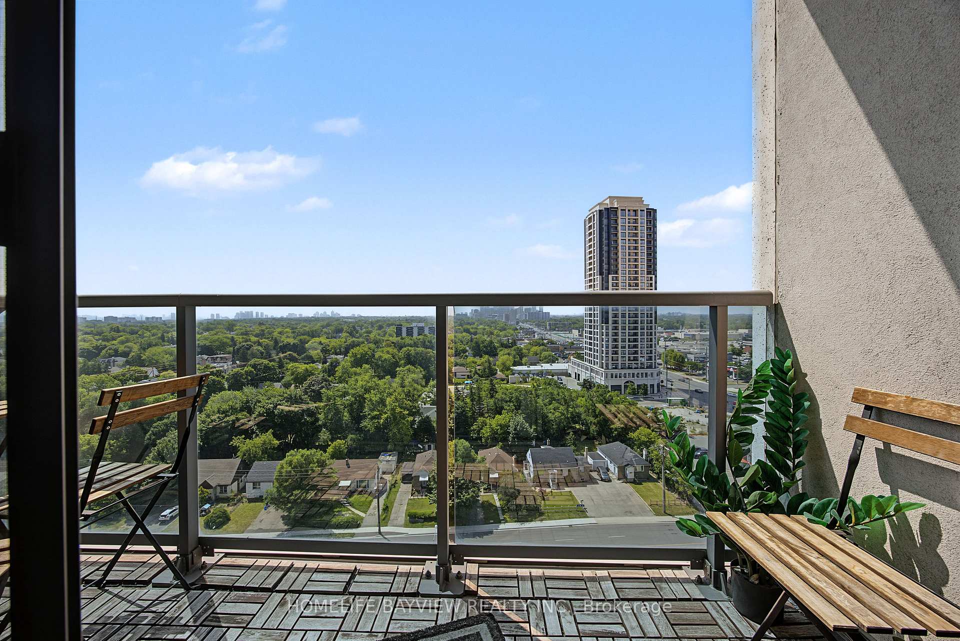 Photo 16 of Unit 1408, 7165 Yonge Street, Markham, Grandview — HOMEH
