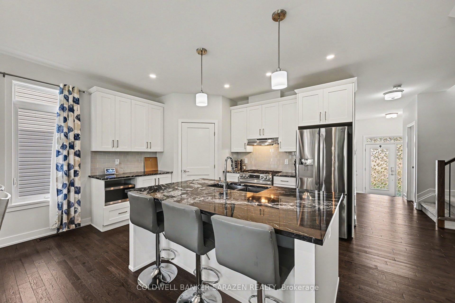 Photo 3 of 33 Mac Beattie Drive, Arnprior, Arnprior — HOMEH