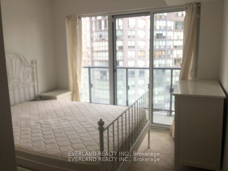 Photo 5 of Unit 1804, 955 Bay Street, Toronto, Bay Street Corridor — HOMEH