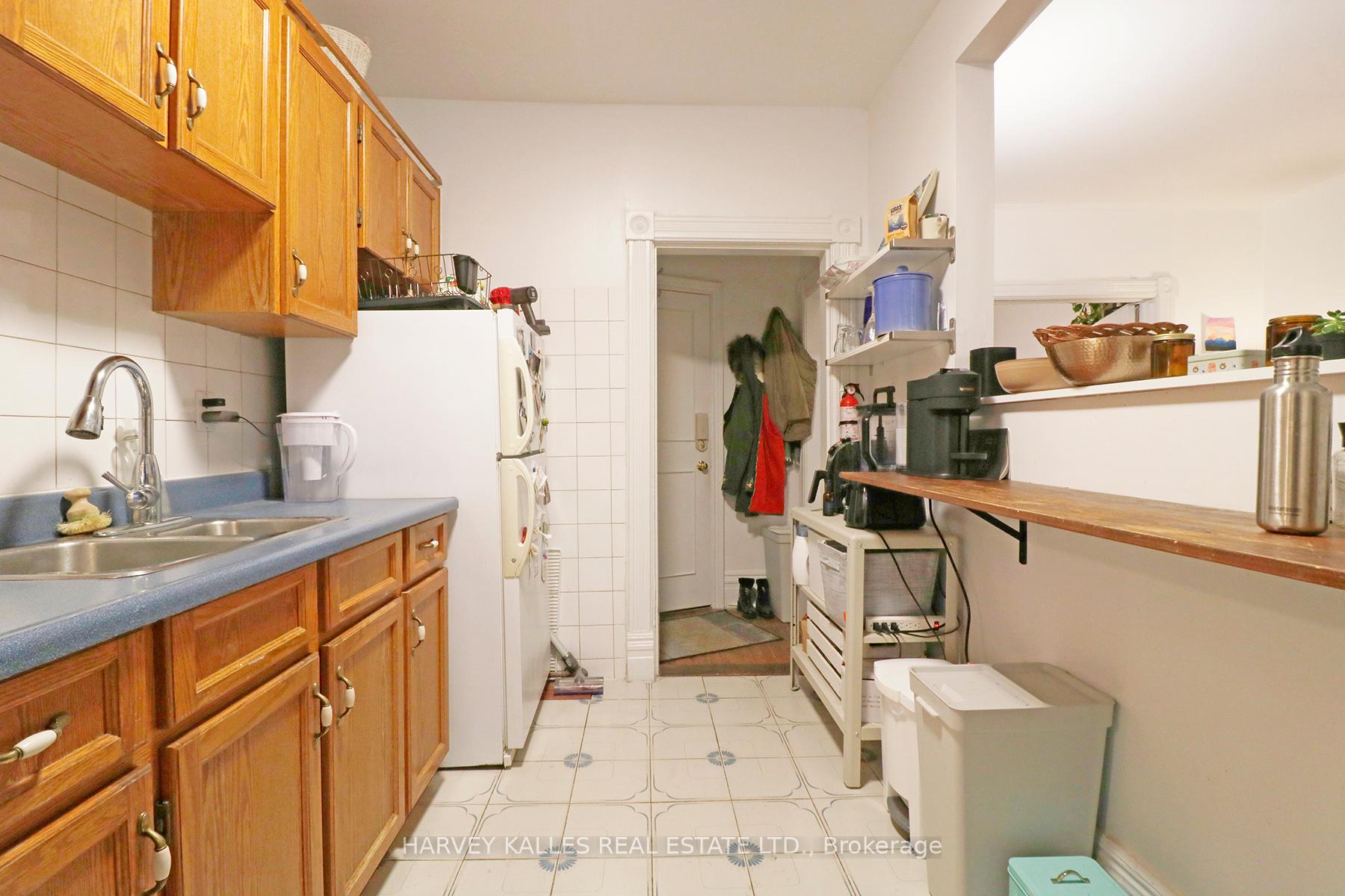 Photo 4 of Unit 2A, 107 Concord Avenue, Toronto, Palmerston-Little Italy — HOMEH