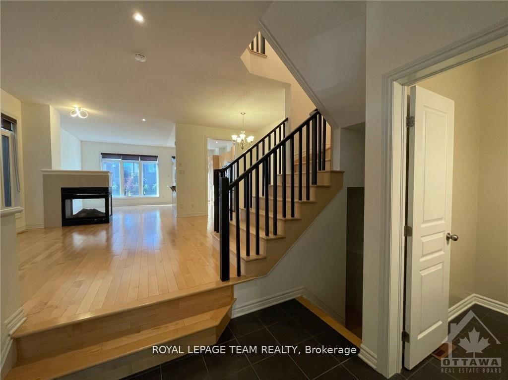 Photo 3 of 1189 Tischart Crescent, Ottawa, Kanata - Kanata Lakes/Heritage Hills — HOMEH