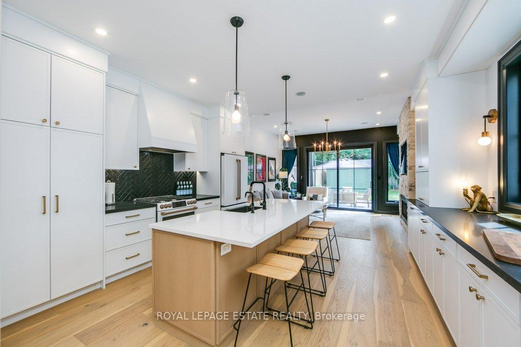 Photo 11 of 25 Herbert Avenue, Toronto, The Beaches — HOMEH