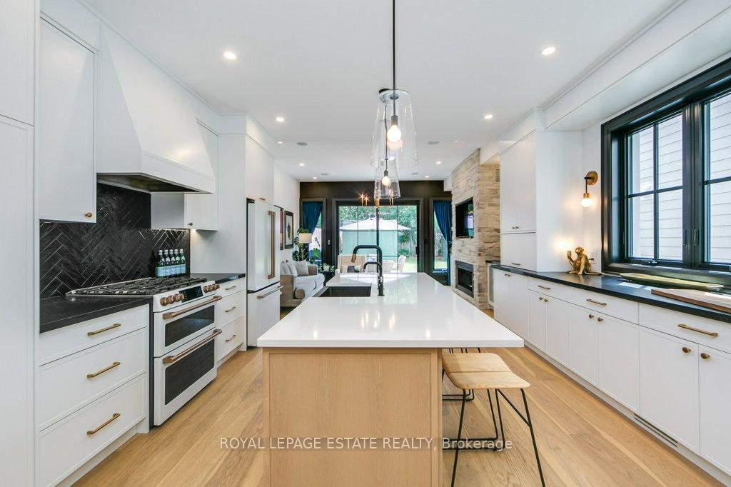 Photo 12 of 25 Herbert Avenue, Toronto, The Beaches — HOMEH