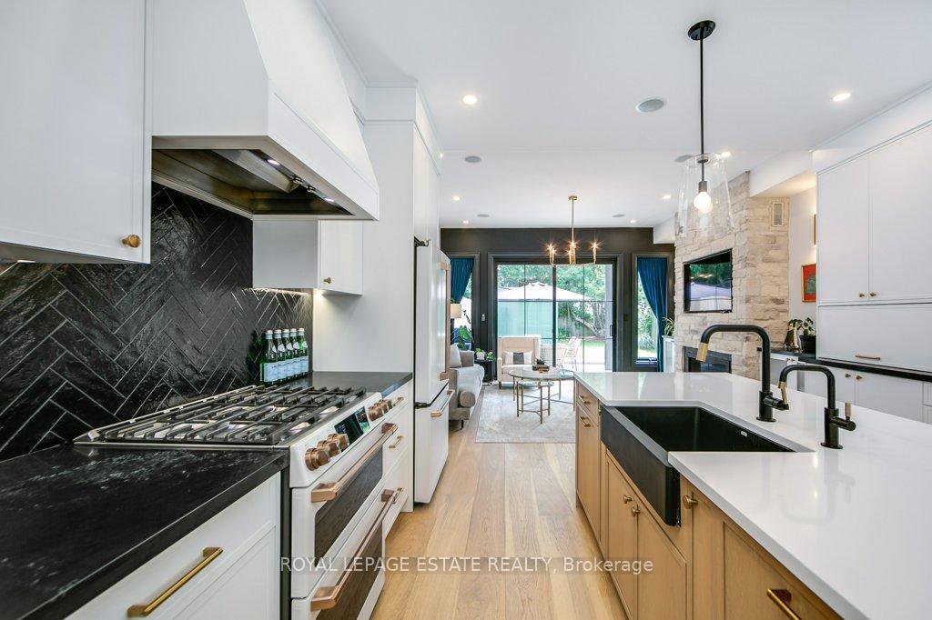 Photo 13 of 25 Herbert Avenue, Toronto, The Beaches — HOMEH