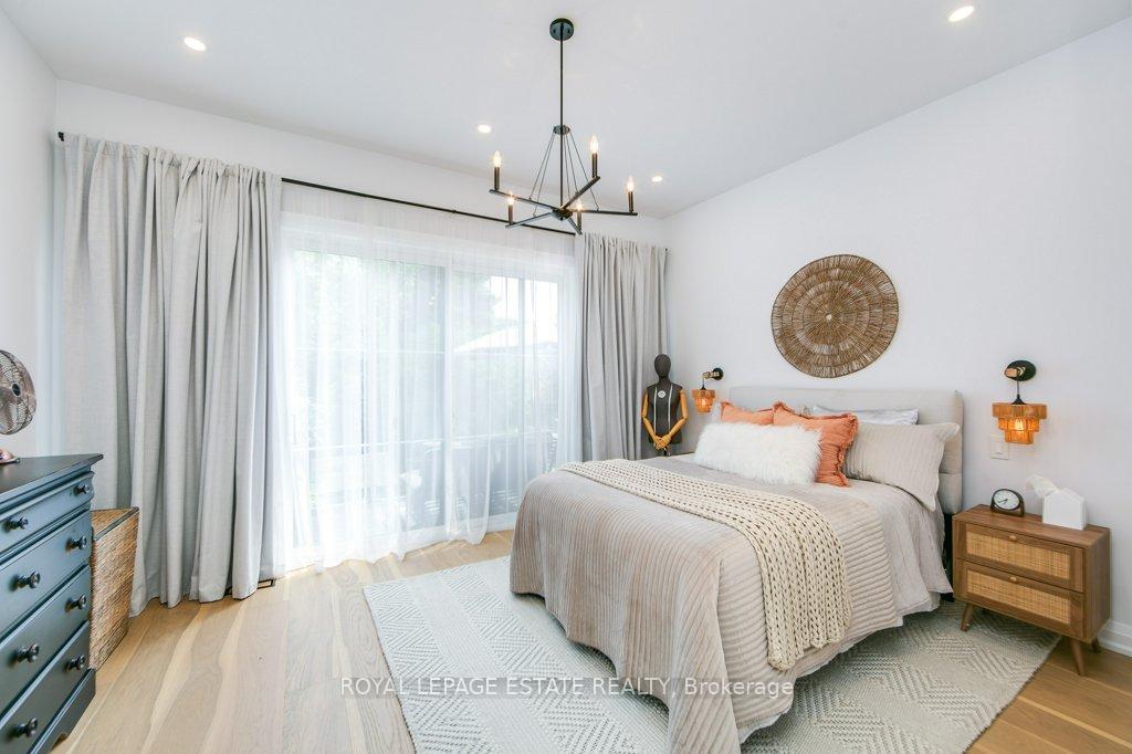 Photo 21 of 25 Herbert Avenue, Toronto, The Beaches — HOMEH