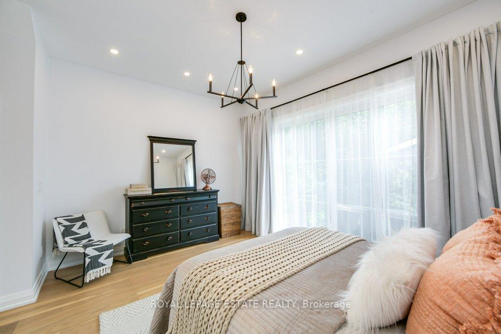 Photo 23 of 25 Herbert Avenue, Toronto, The Beaches — HOMEH