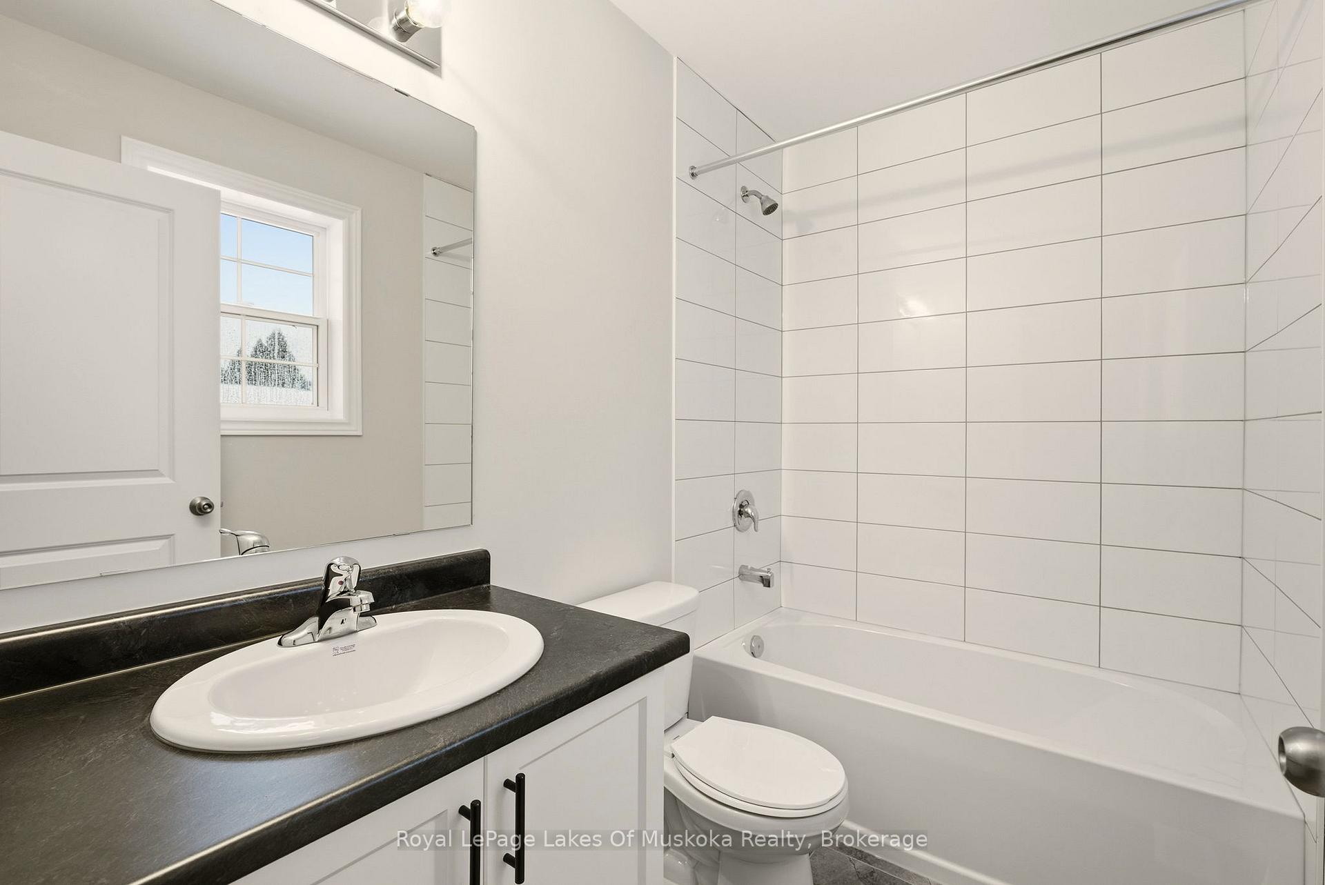 Photo 33 of 17 Mcconnell Crescent, Bracebridge, Macaulay — HOMEH
