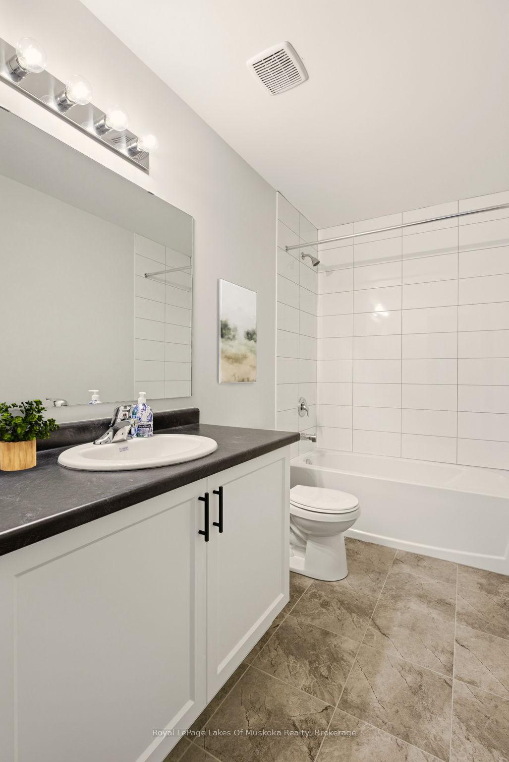Photo 36 of 17 Mcconnell Crescent, Bracebridge, Macaulay — HOMEH