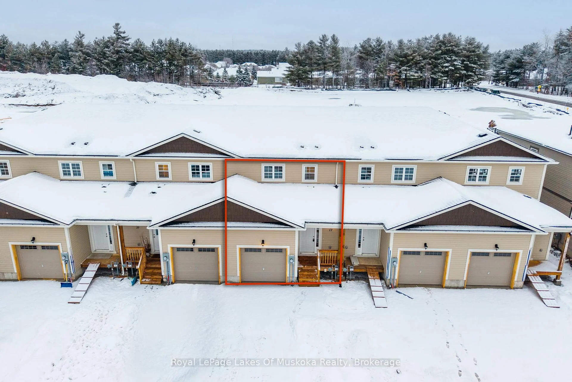 Photo 3 of 17 Mcconnell Crescent, Bracebridge, Macaulay — HOMEH