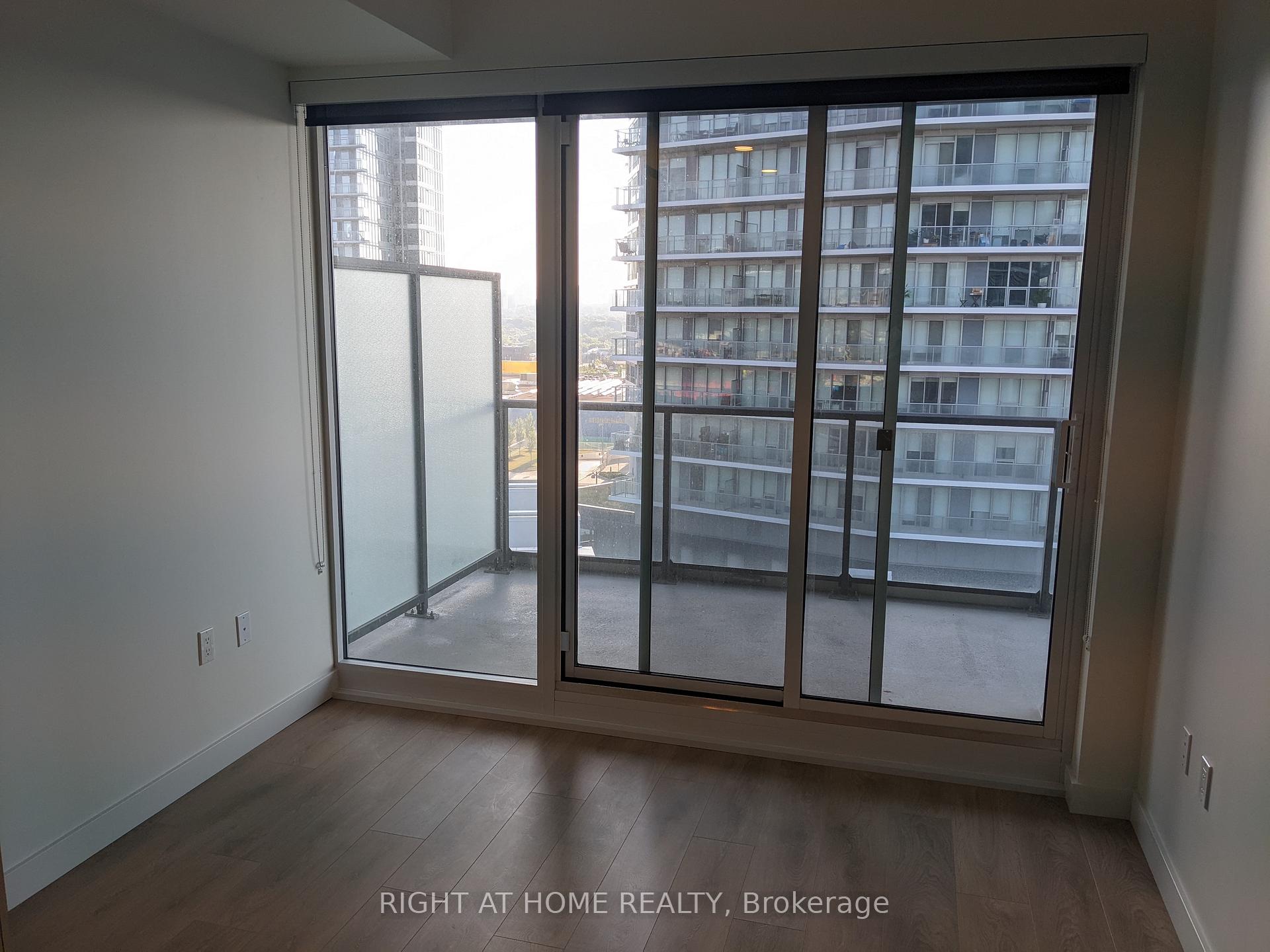 Photo 4 of Unit 701, 95 Mcmahon Drive, North York, Bayview Village — HOMEH