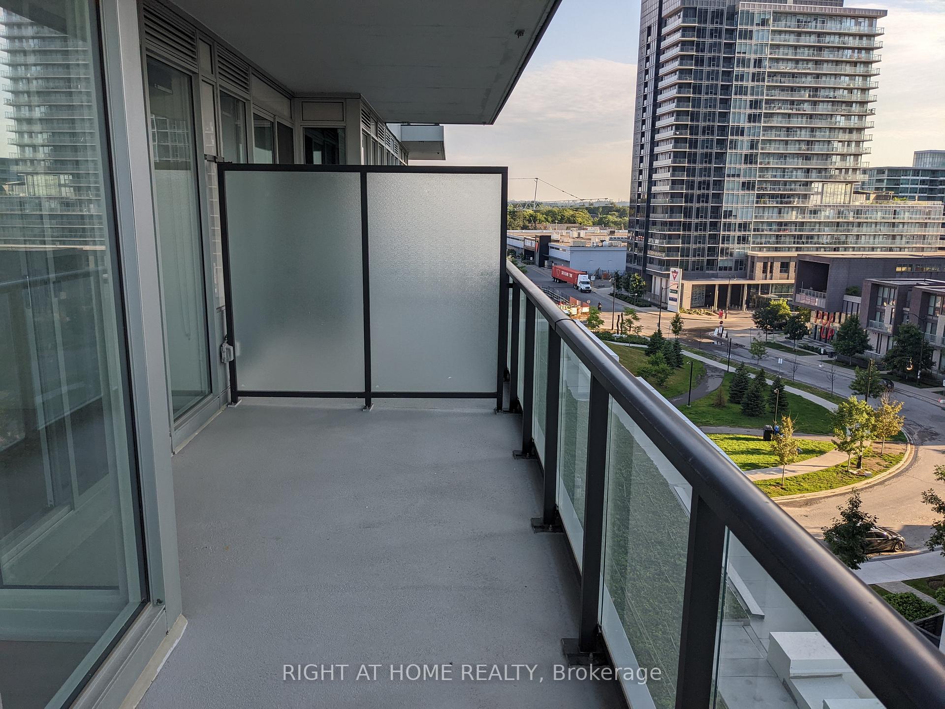 Photo 7 of Unit 701, 95 Mcmahon Drive, North York, Bayview Village — HOMEH