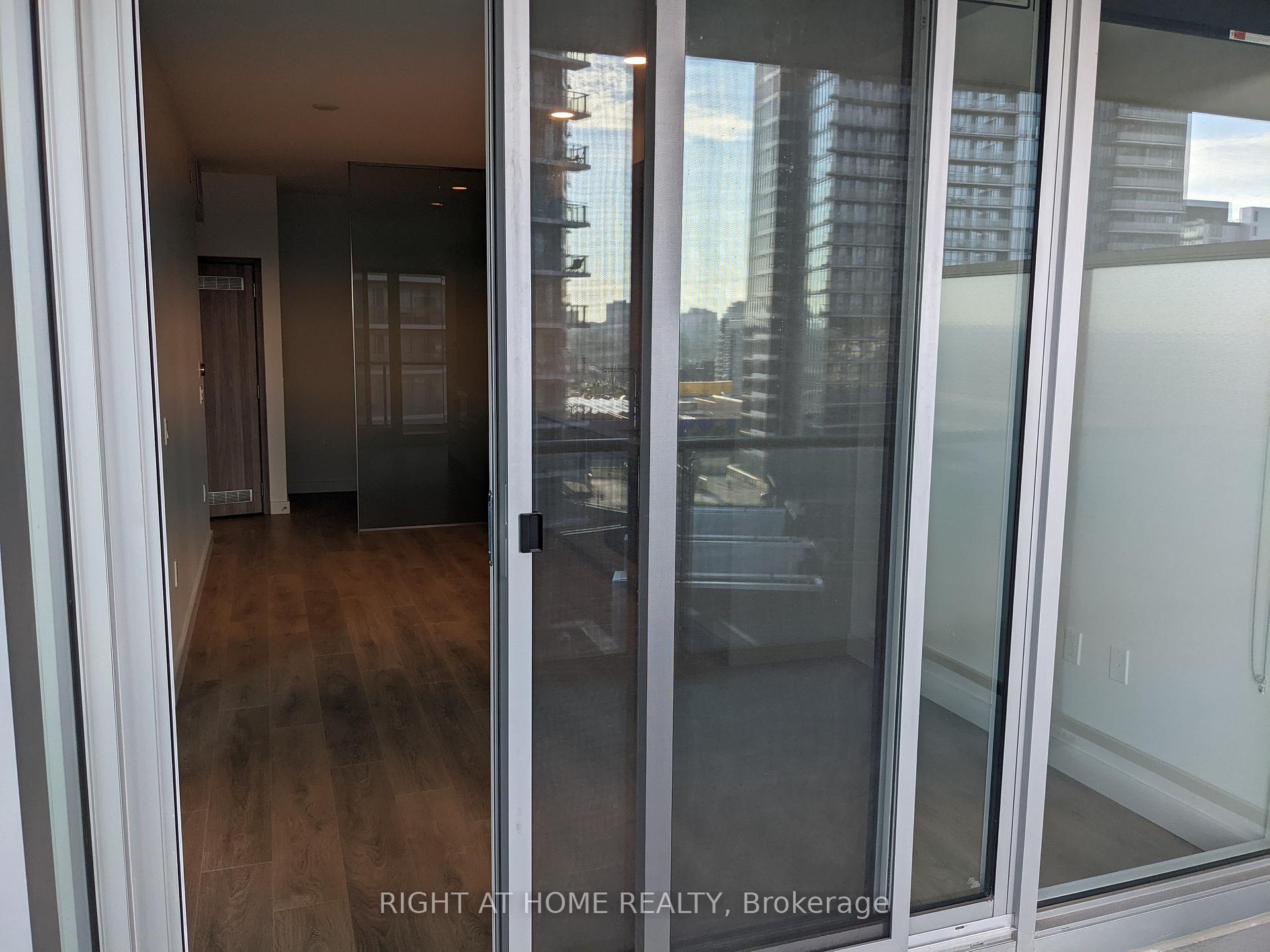 Photo 8 of Unit 701, 95 Mcmahon Drive, North York, Bayview Village — HOMEH