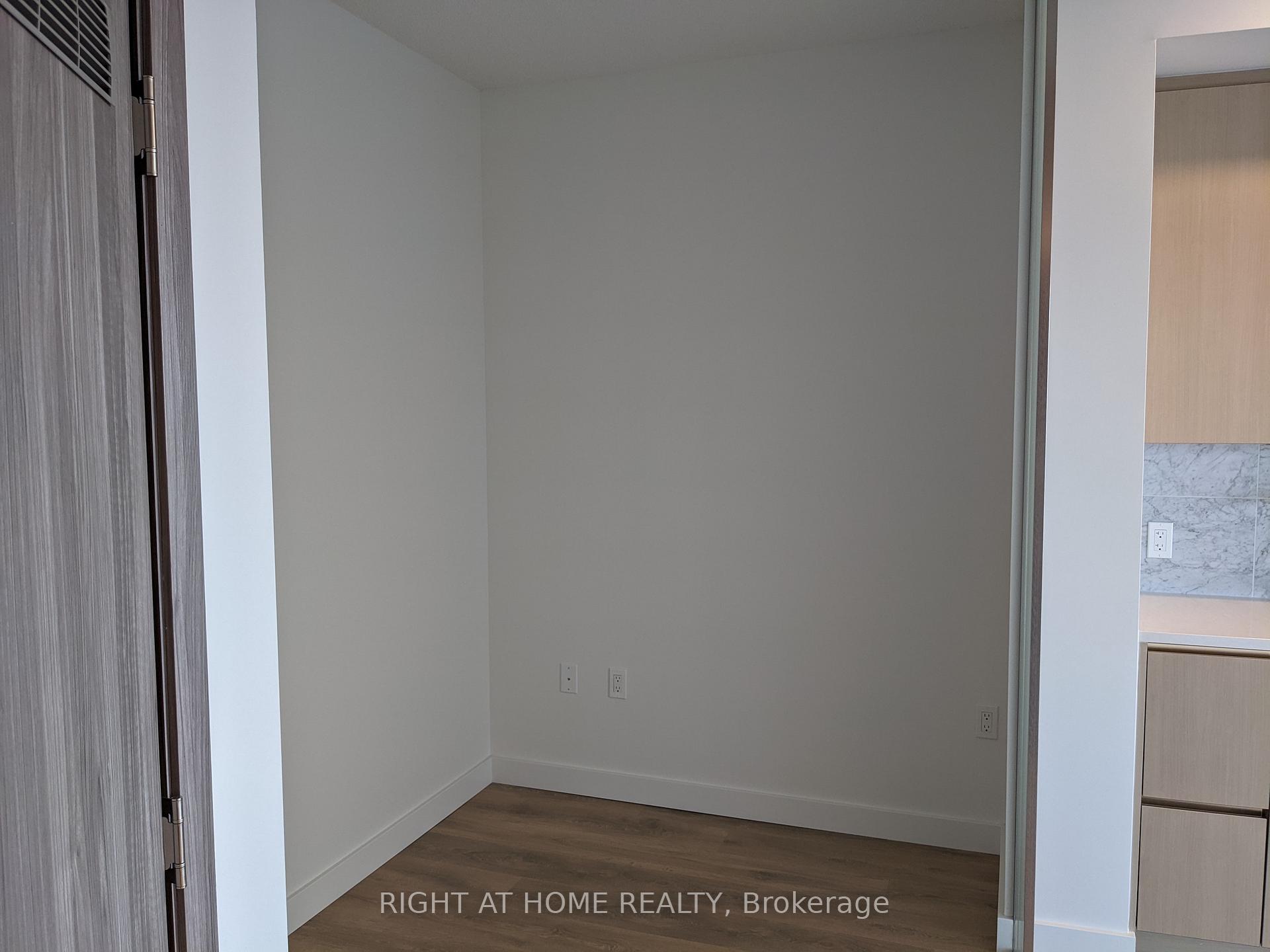 Photo 13 of Unit 701, 95 Mcmahon Drive, North York, Bayview Village — HOMEH