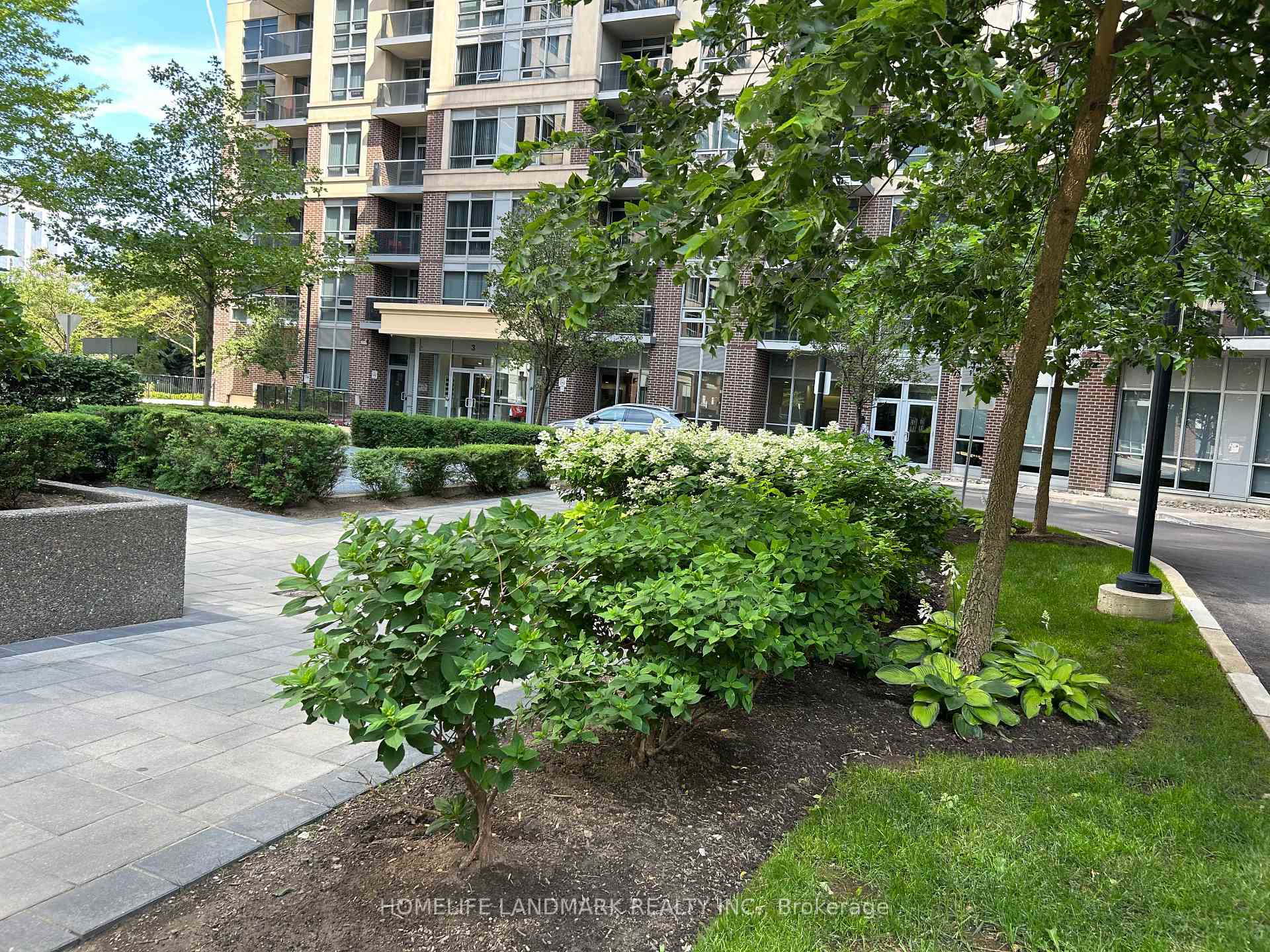 Photo 4 of Unit 1406, 3 Michael Power Place S, Etobicoke, Islington-City Centre West — HOMEH