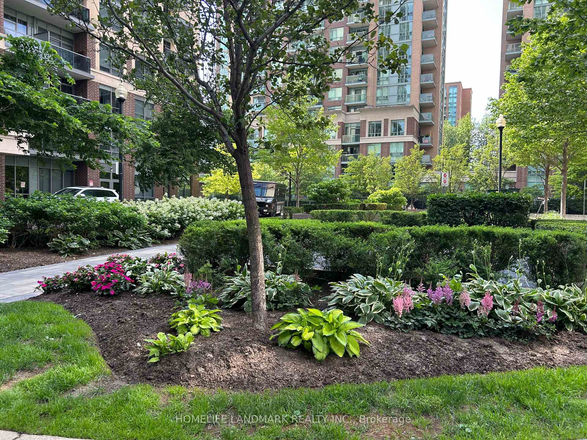 Photo 5 of Unit 1406, 3 Michael Power Place S, Etobicoke, Islington-City Centre West — HOMEH