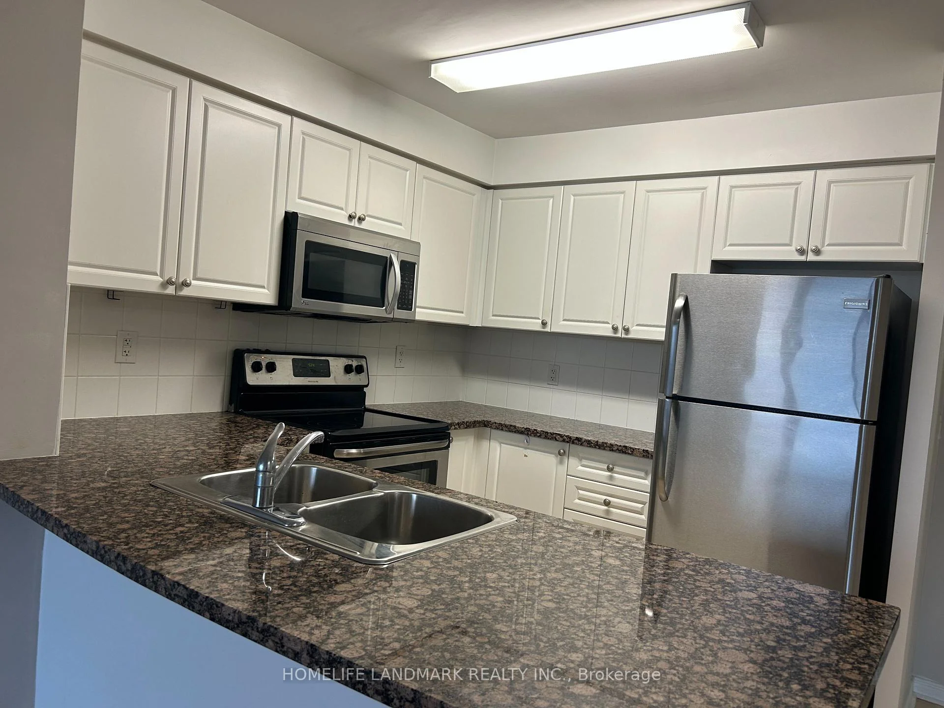 Photo 15 of Unit 1406, 3 Michael Power Place S, Etobicoke, Islington-City Centre West — HOMEH