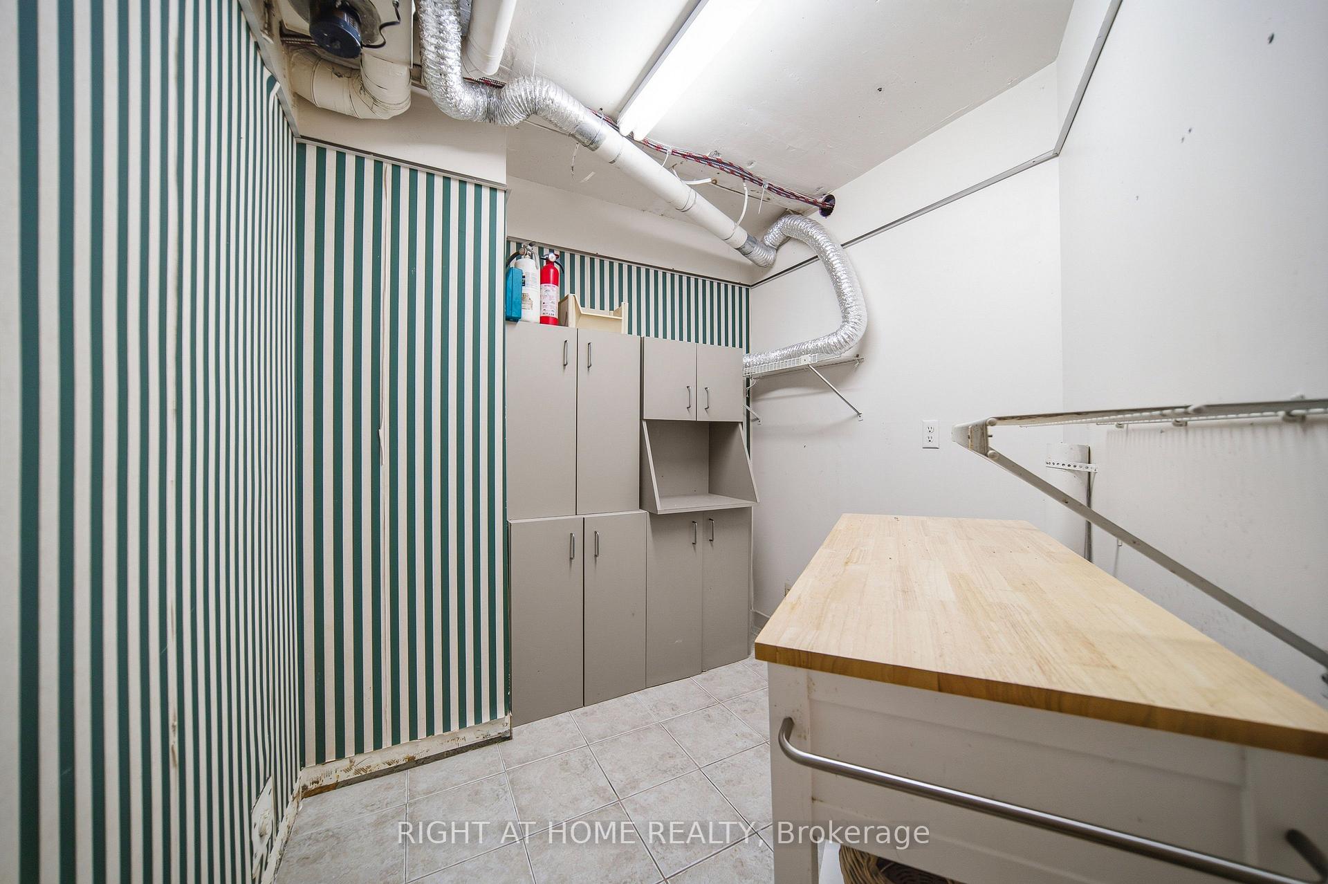 Photo 9 of Unit 419, 475 The West Mall, Etobicoke, Etobicoke West Mall — HOMEH