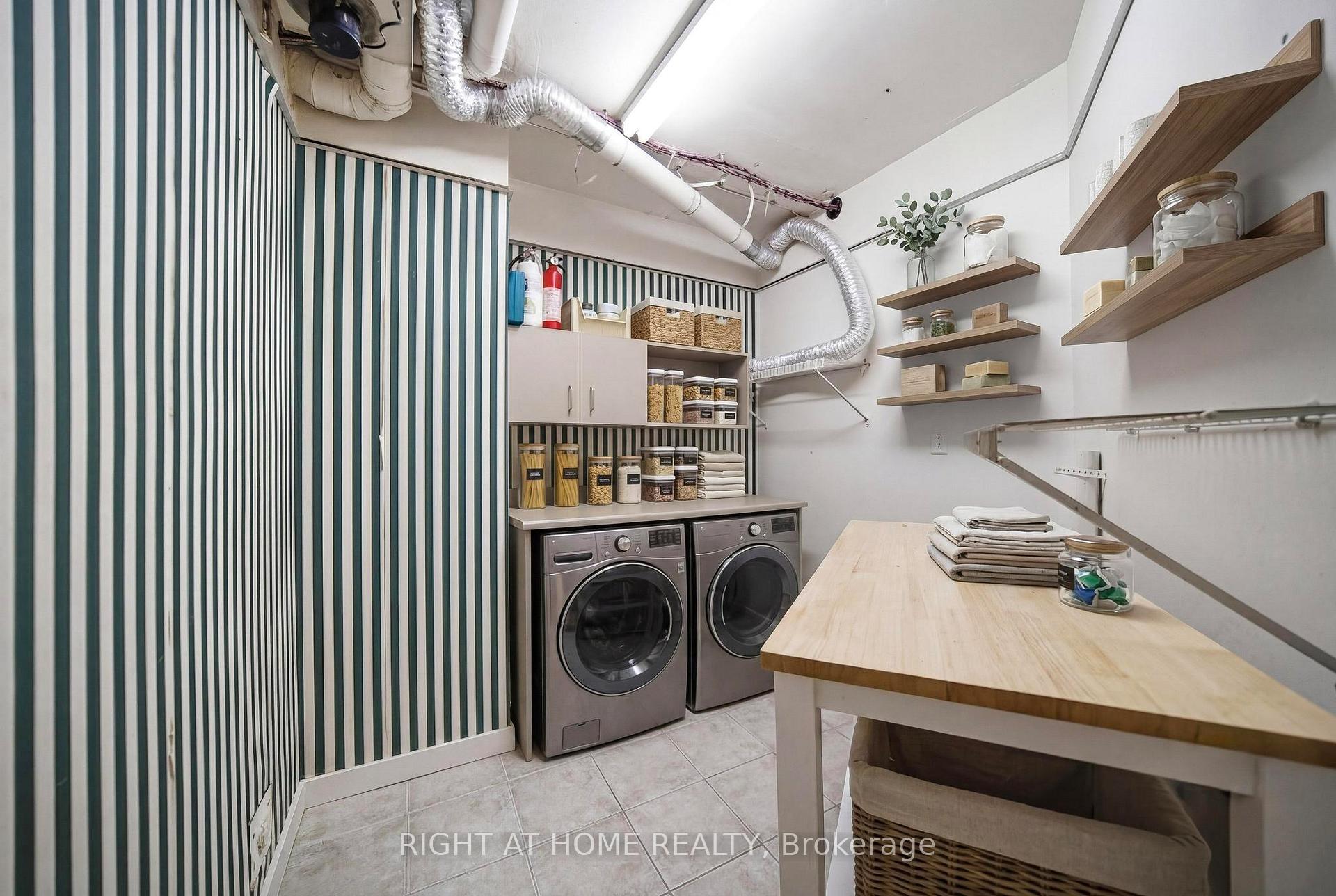 Photo 10 of Unit 419, 475 The West Mall, Etobicoke, Etobicoke West Mall — HOMEH