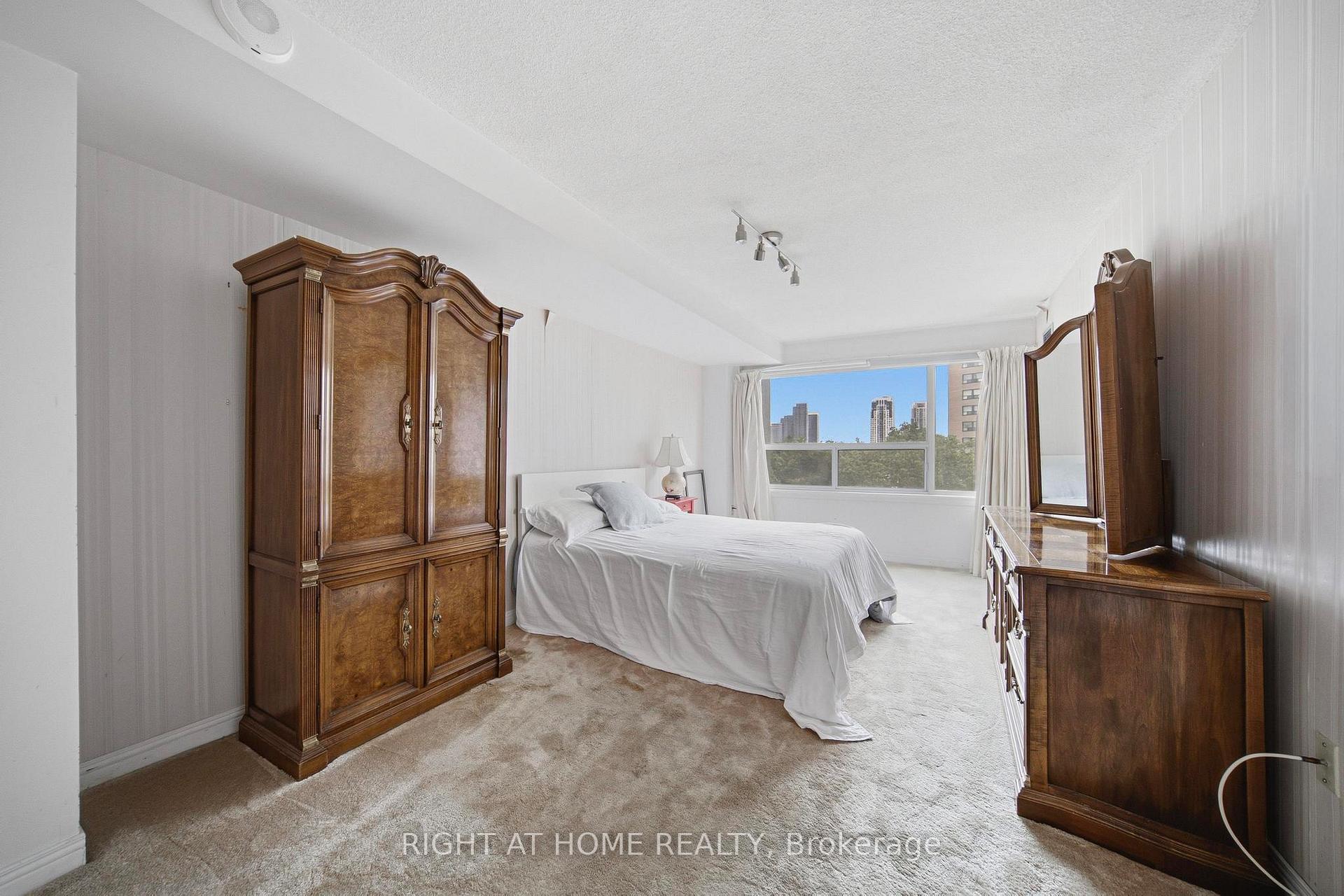 Photo 12 of Unit 419, 475 The West Mall, Etobicoke, Etobicoke West Mall — HOMEH