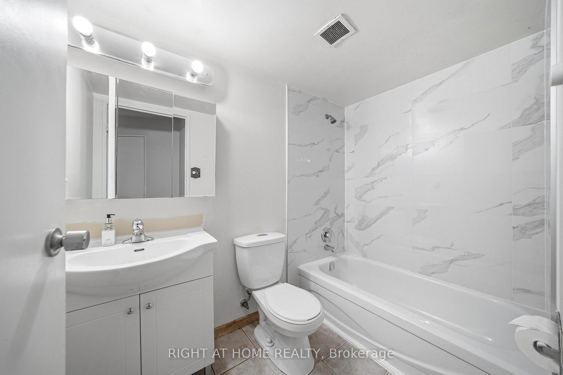 Photo 20 of Unit 419, 475 The West Mall, Etobicoke, Etobicoke West Mall — HOMEH