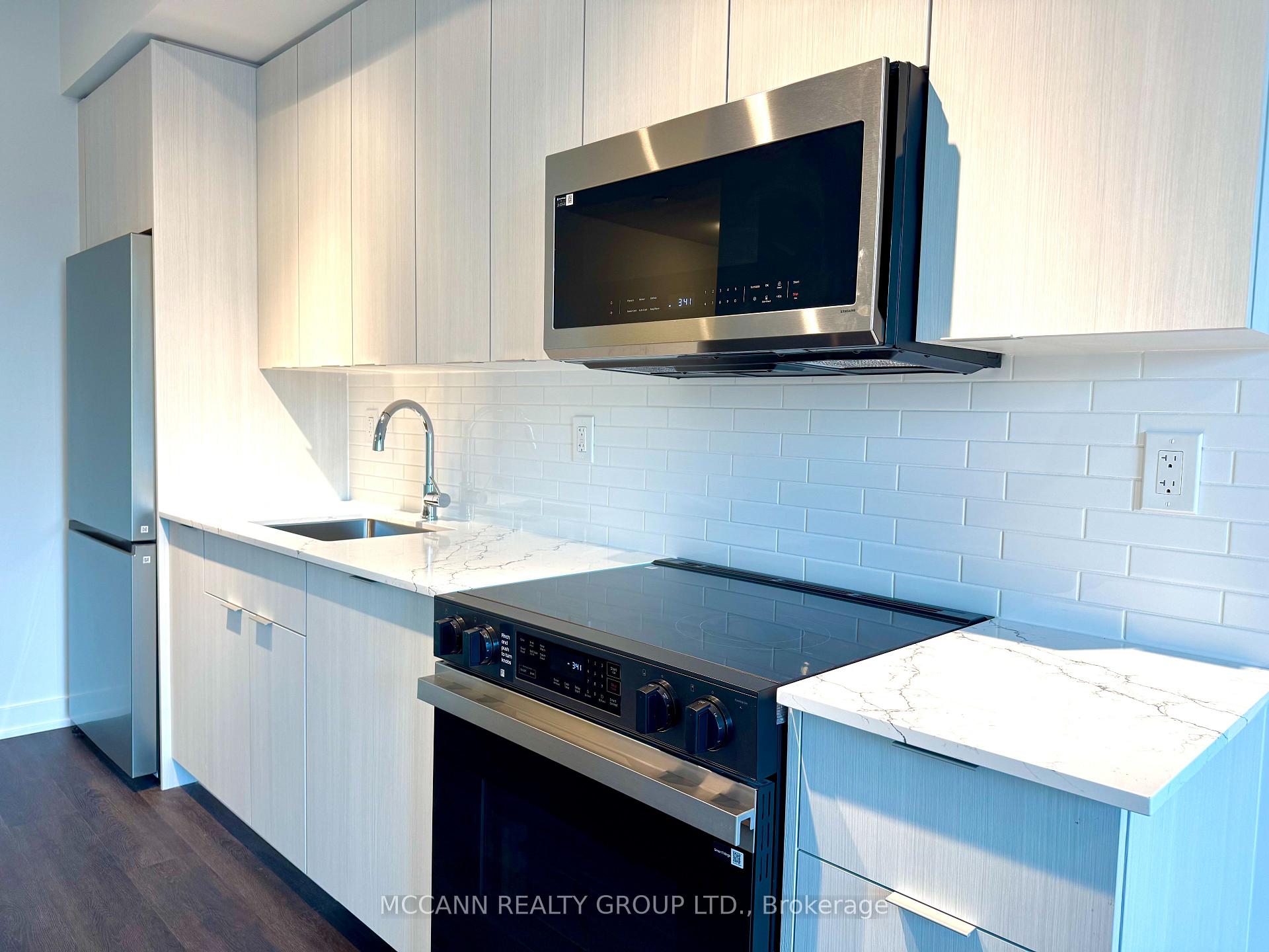 Photo 9 of Unit 301, 2075 Lakeshore Road, Burlington, Brant — HOMEH
