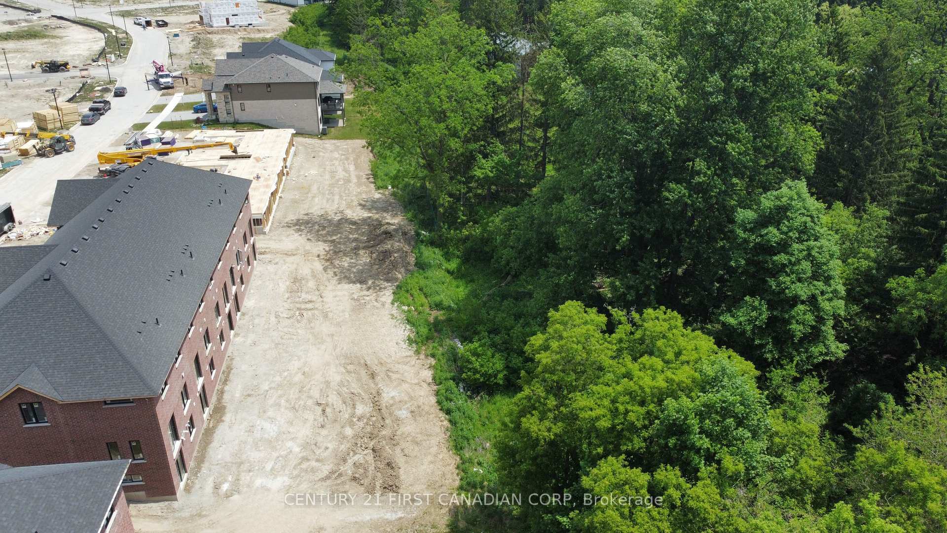 Photo 5 of 6901 Heathwoods Avenue, London, South V — HOMEH