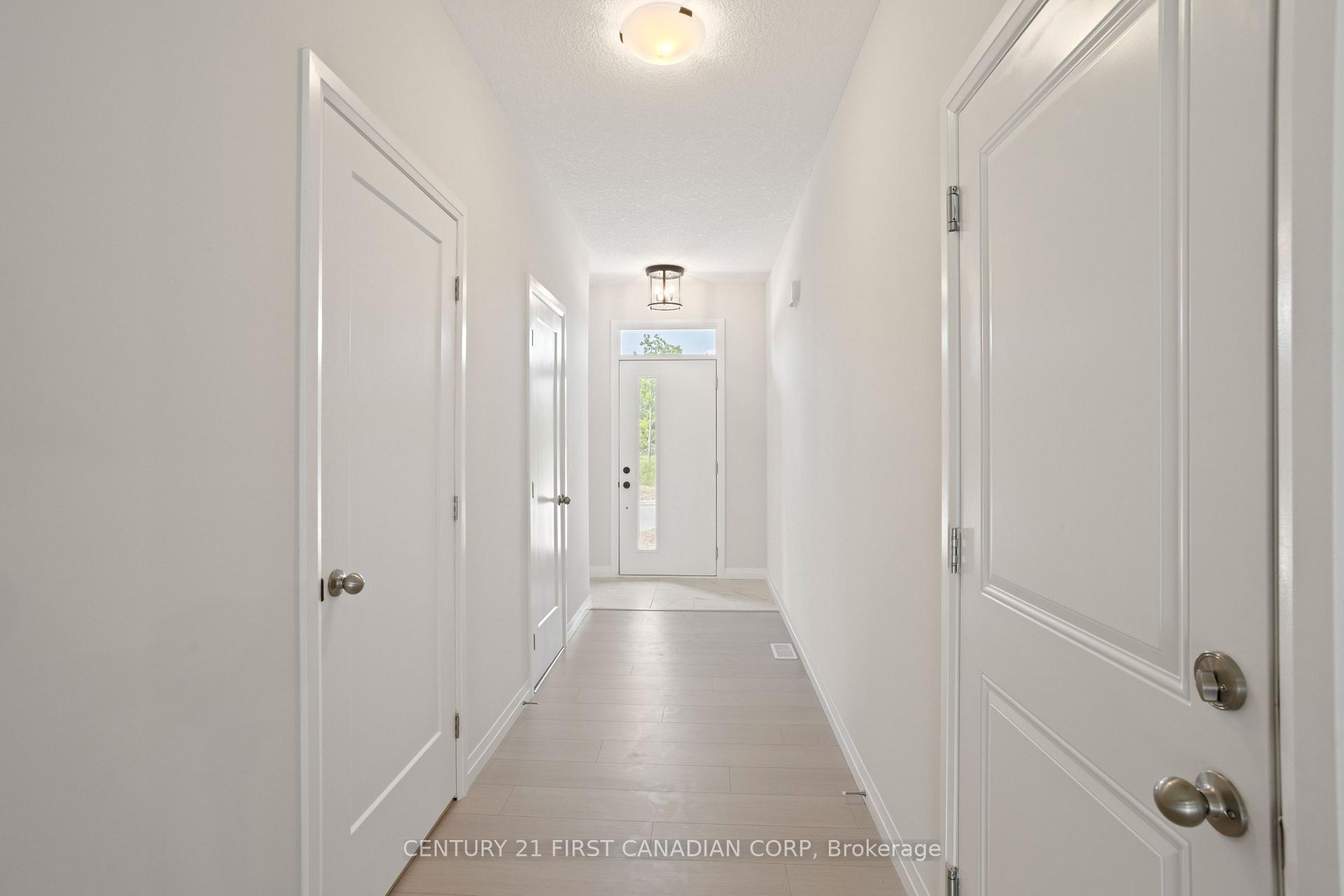 Photo 8 of 6901 Heathwoods Avenue, London, South V — HOMEH