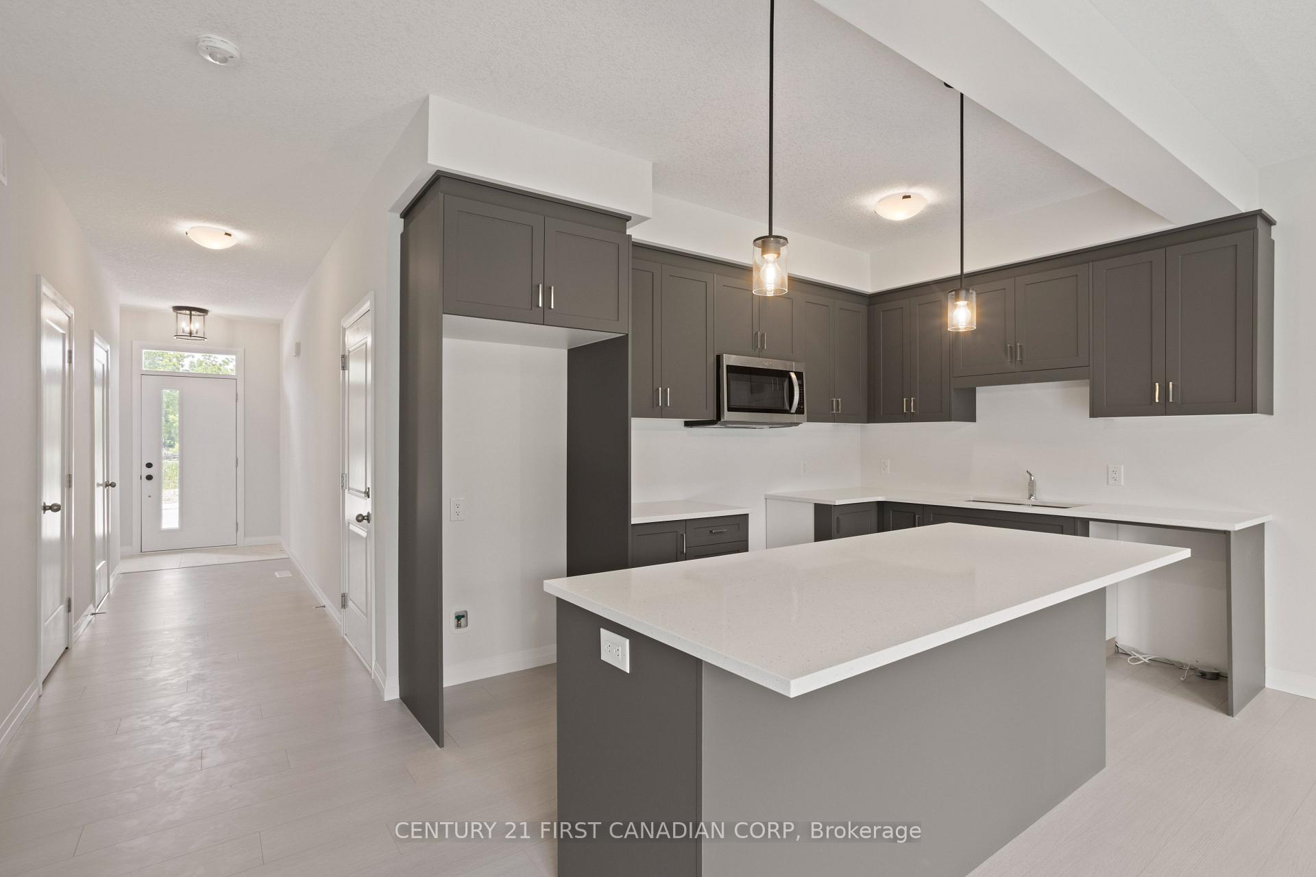 Photo 10 of 6901 Heathwoods Avenue, London, South V — HOMEH