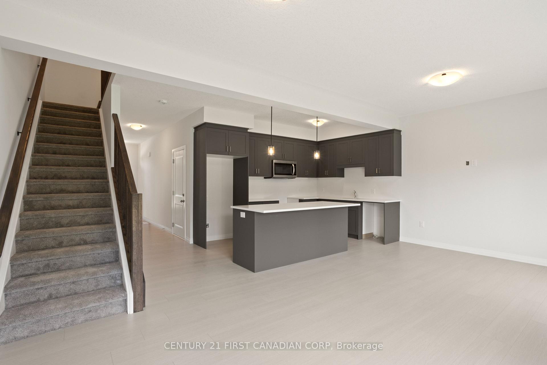 Photo 13 of 6901 Heathwoods Avenue, London, South V — HOMEH