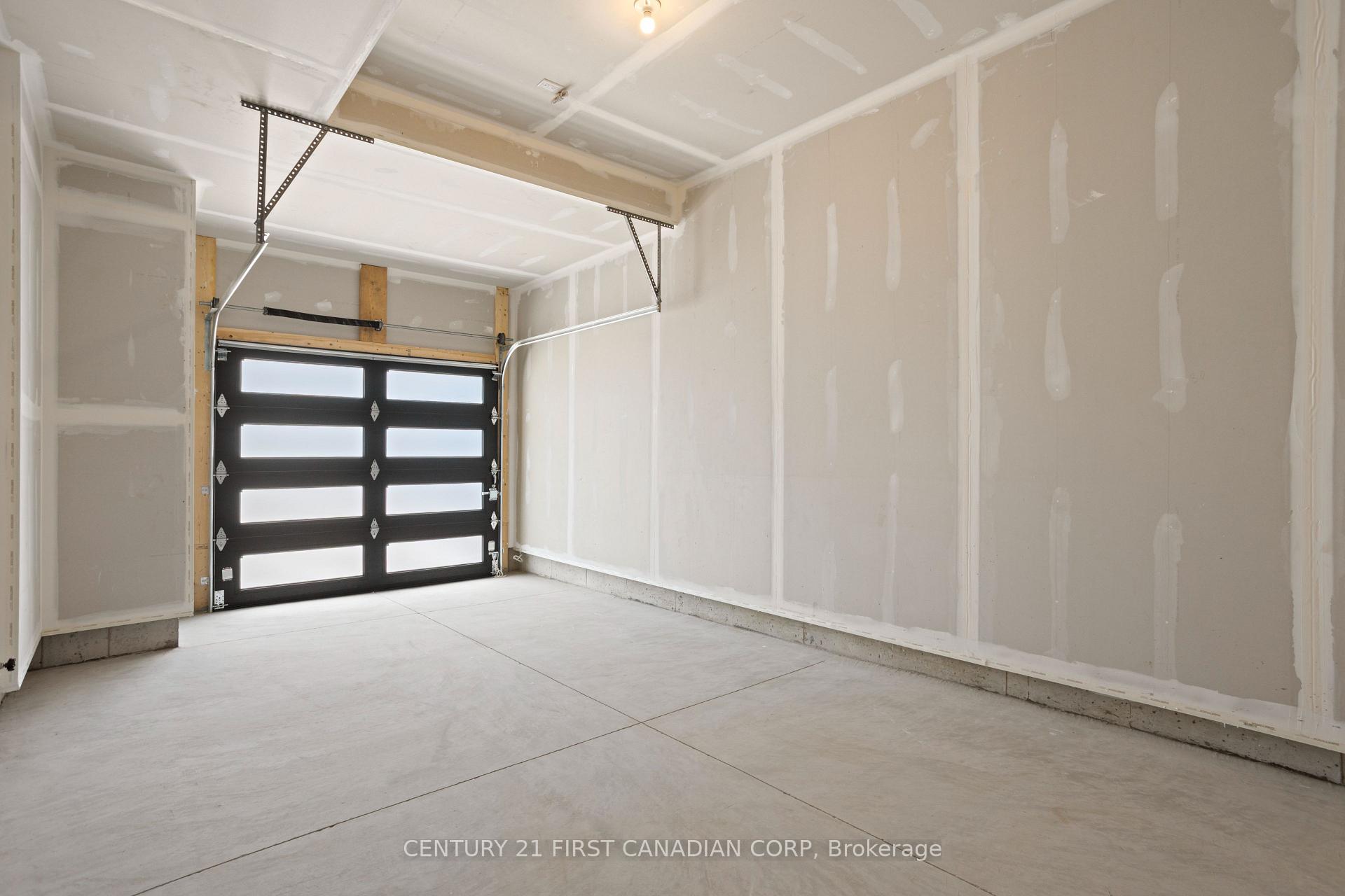 Photo 31 of 6901 Heathwoods Avenue, London, South V — HOMEH