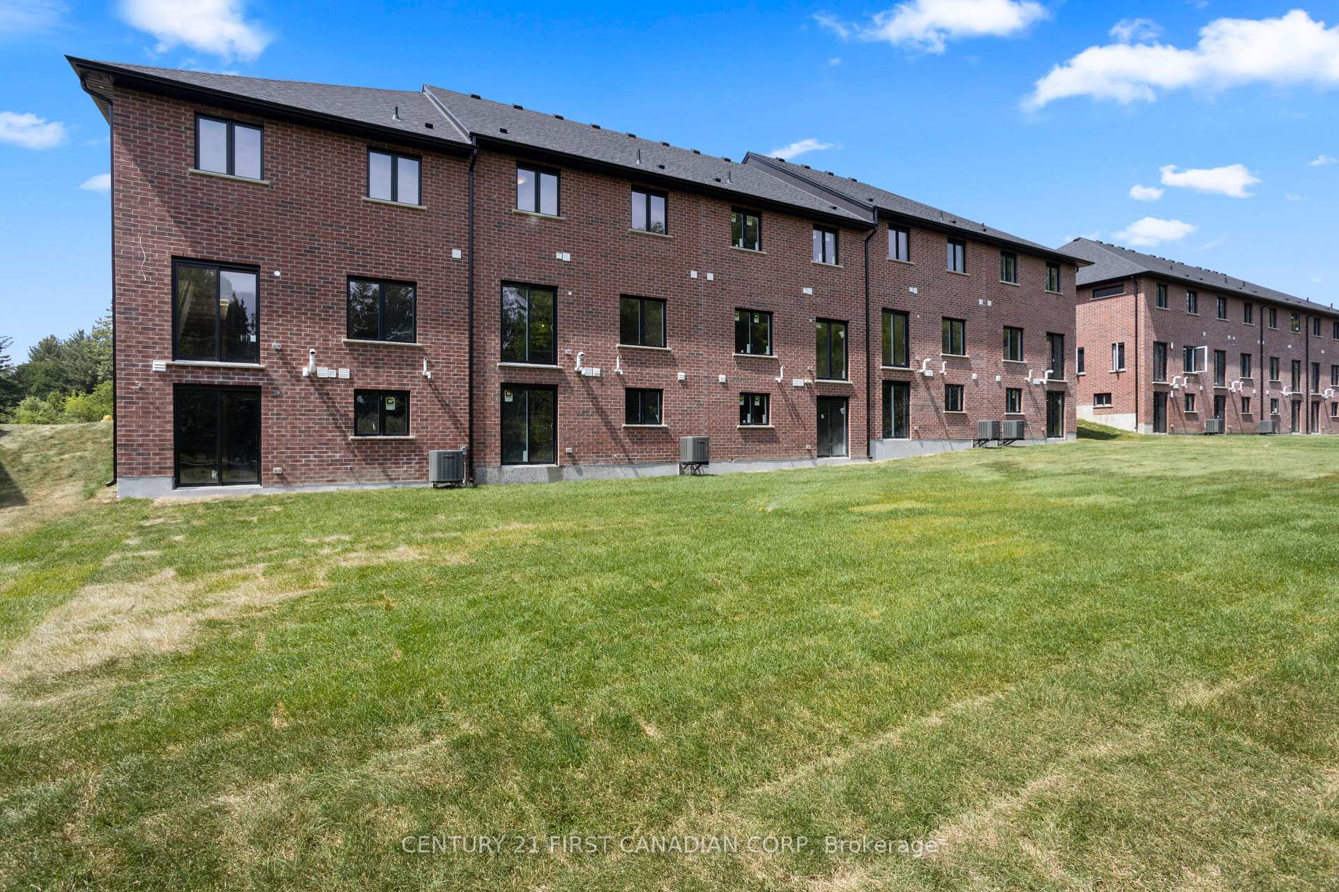 Photo 35 of 6901 Heathwoods Avenue, London, South V — HOMEH