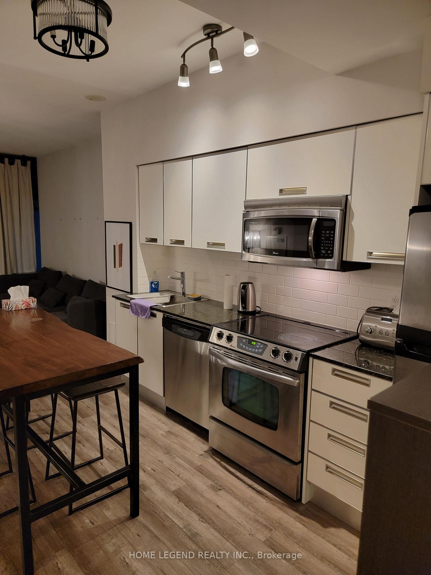 Photo 3 of Unit 606, 33 Charles Street E, Toronto, Church-Yonge Corridor — HOMEH