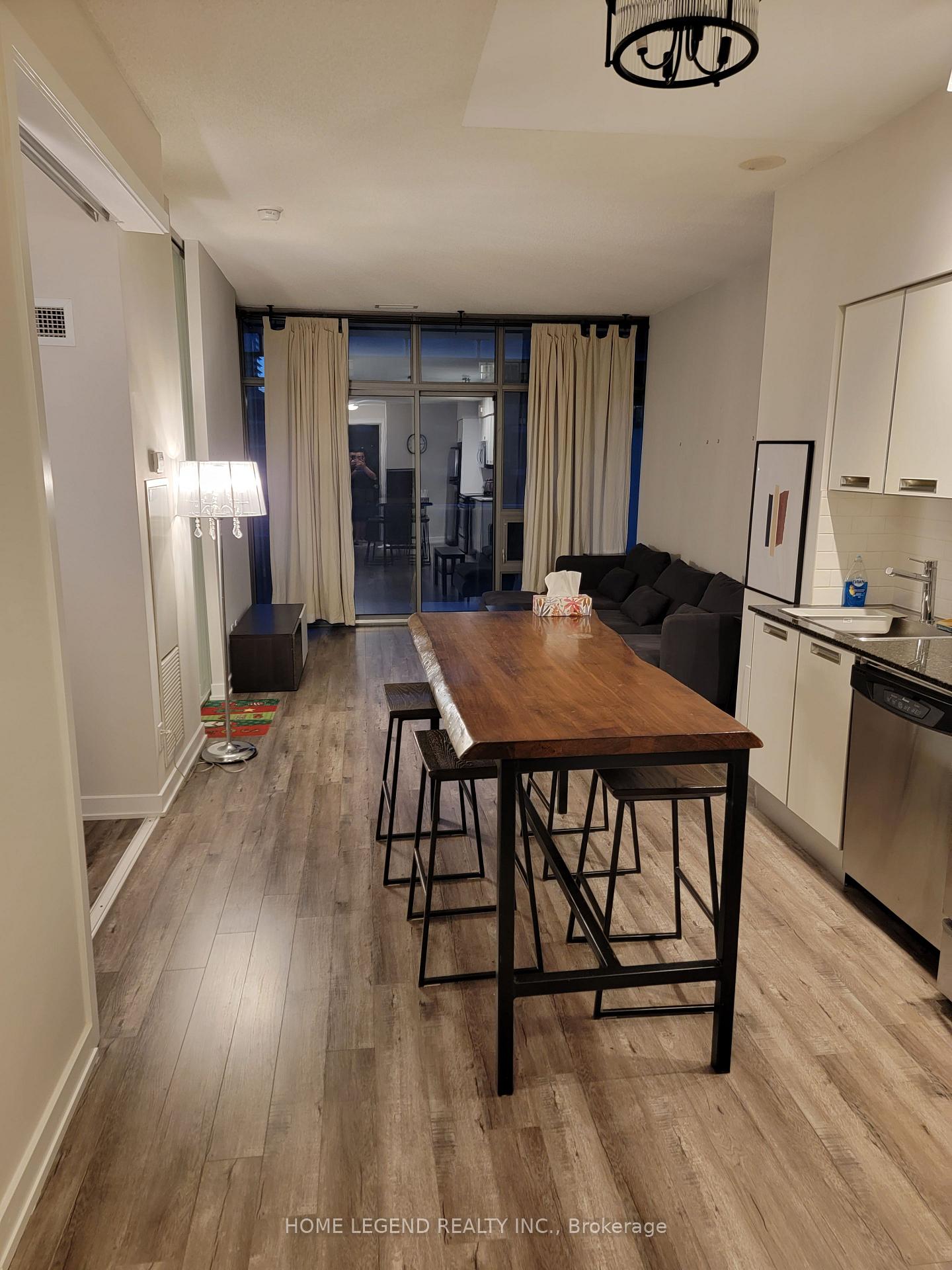 Photo 4 of Unit 606, 33 Charles Street E, Toronto, Church-Yonge Corridor — HOMEH