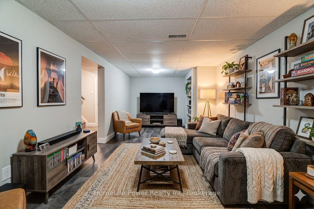 Photo 15 of Unit 421, 415-435 Garden Street, Cambridge, Lang's Farm — HOMEH
