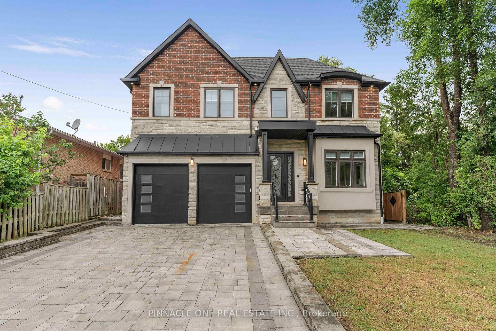 Photo 2 of 832 Sheppard Avenue, Pickering, Woodlands — HOMEH