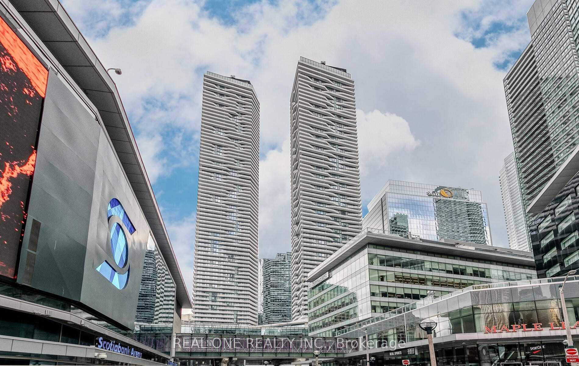 Front of Unit 6409, 88 Harbour Street S