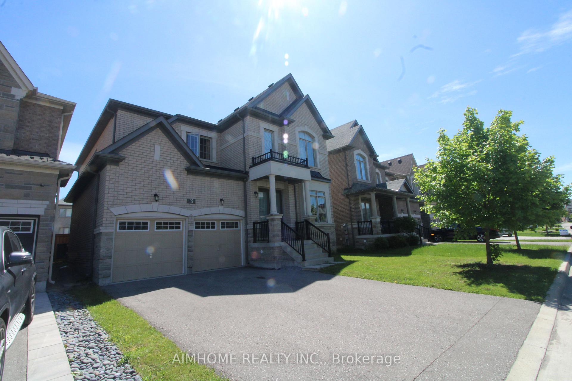 Photo 3 of 39 Scrivener Drive, Aurora, Rural Aurora — HOMEH