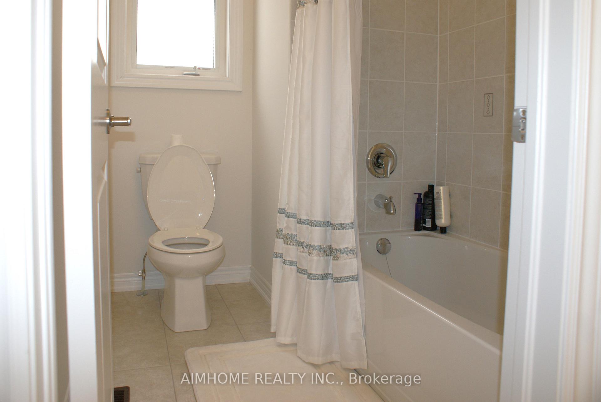 Photo 22 of 39 Scrivener Drive, Aurora, Rural Aurora — HOMEH