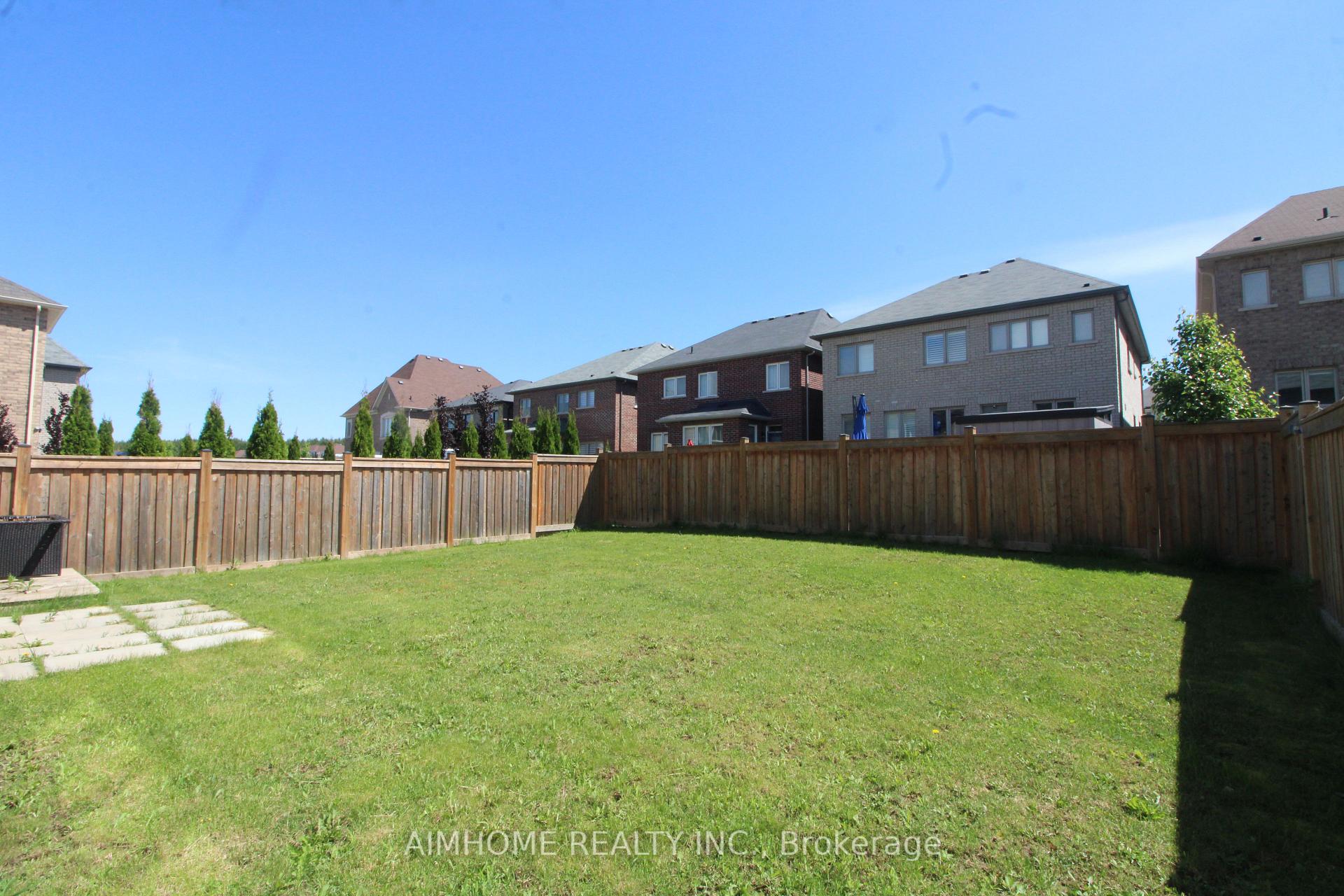 Photo 23 of 39 Scrivener Drive, Aurora, Rural Aurora — HOMEH