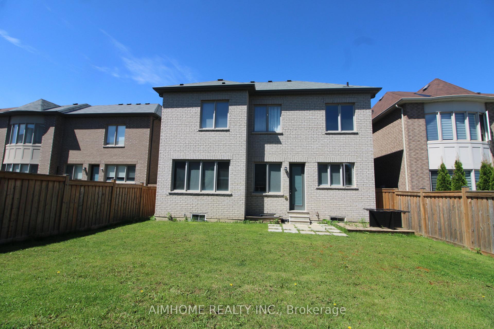 Photo 25 of 39 Scrivener Drive, Aurora, Rural Aurora — HOMEH