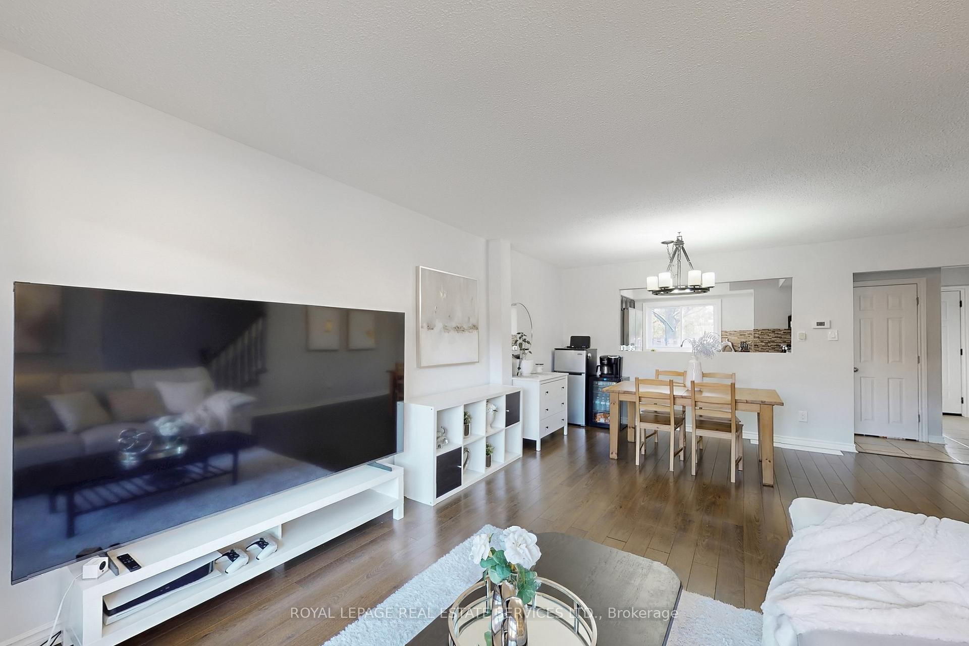 Photo 9 of Unit 25, 3001 Centennial Drive, Burlington, Palmer — HOMEH