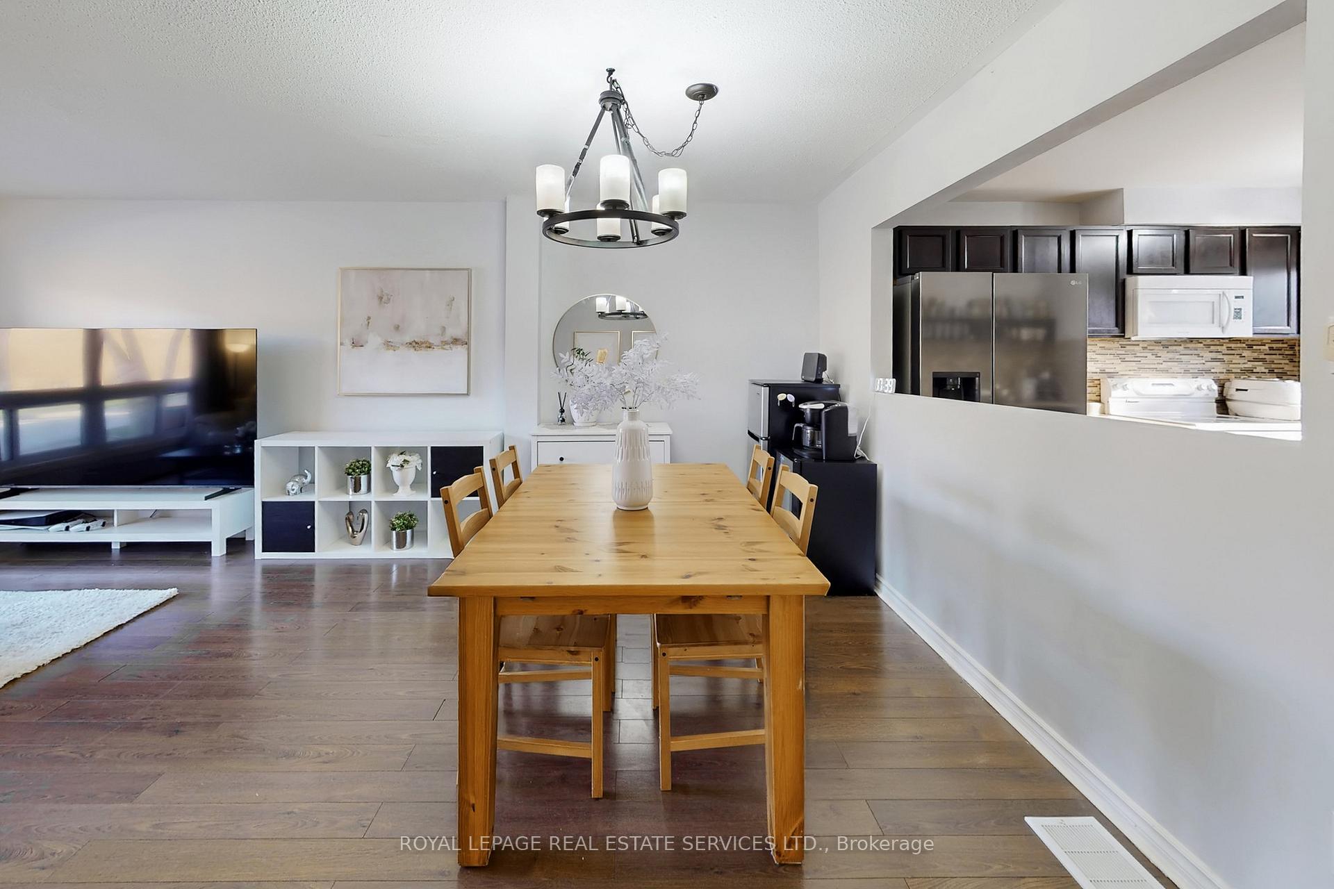 Photo 12 of Unit 25, 3001 Centennial Drive, Burlington, Palmer — HOMEH